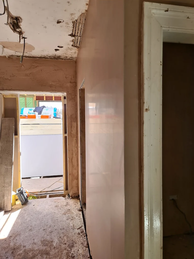 Curved wall plastering detail